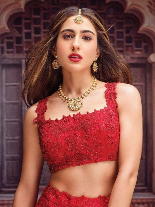 Sara Ali Khan Stunning Looks